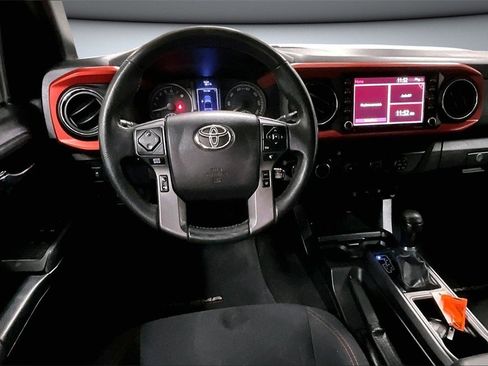 Used 2020 Toyota Tacoma TRD Off-Road image 9