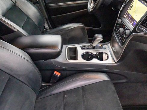 Used 2018 Jeep Grand Cherokee Laredo image 20