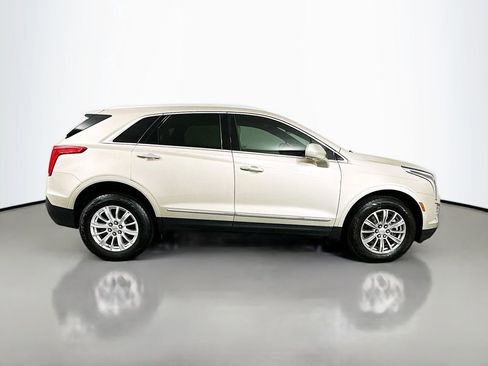 Used 2017 Cadillac XT5 FWD image 4