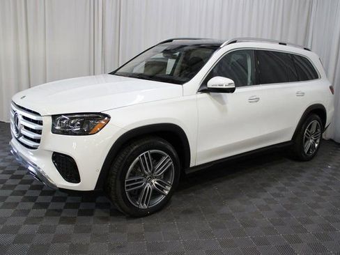 New 2026 Mercedes-Benz GLS 450 4MATIC image 3