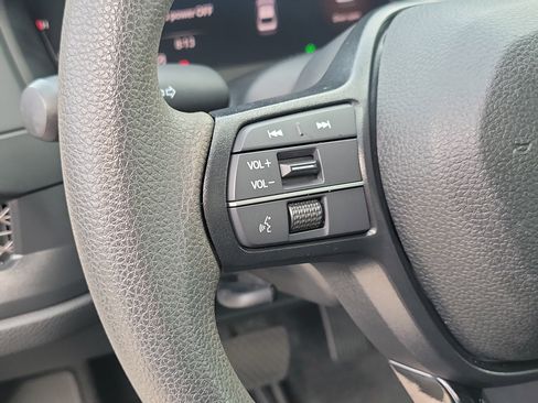 Used 2025 Honda Accord SE image 25