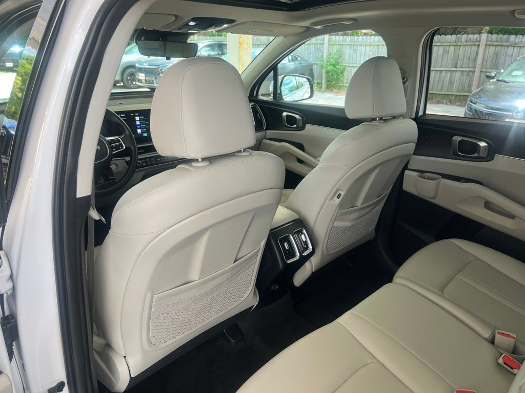 Certified 2024 Kia Sorento S w/ Panoramic Sunroof Package FWD image 10