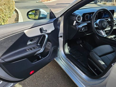 Used 2025 Mercedes-Benz CLA 250 4MATIC image 12