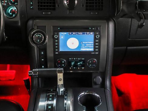 Used 2009 HUMMER H2 Luxury image 24