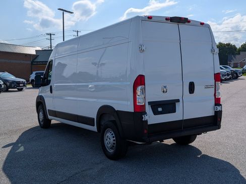 Used 2025 RAM ProMaster 2500 w/ Convenience Group FWD image 5