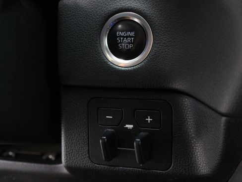 Used 2023 Toyota Tundra Limited AWD/4WD image 19
