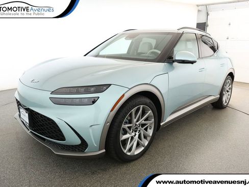 Used 2025 Genesis GV60 Advanced image 1