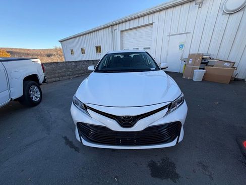Used 2020 Toyota Camry LE image 8
