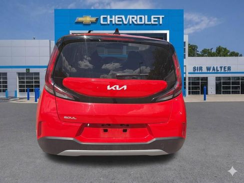 Used 2024 Kia Soul LX FWD image 8