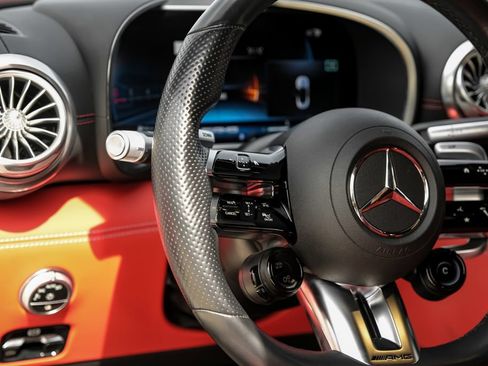 Used 2022 Mercedes-Benz SL 63 AMG 4MATIC image 14
