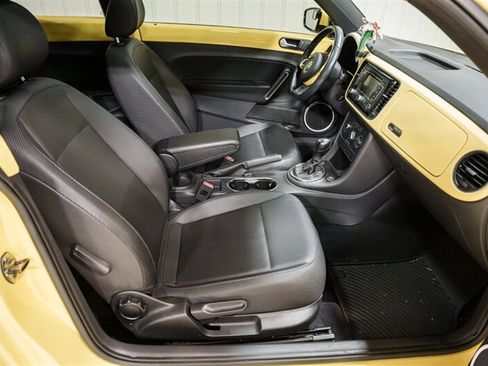 Used 2013 Volkswagen Beetle 2.5 FWD image 21