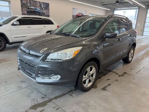Used 2016 Ford Escape SE w/ Equipment Group 201A image 1