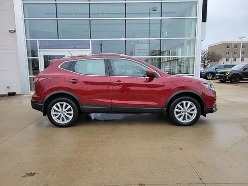 Used 2022 Nissan Rogue Sport SV image 4