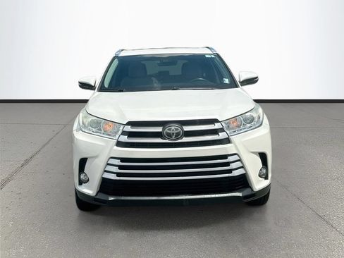 Used 2017 Toyota Highlander XLE FWD image 2