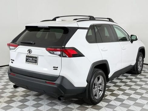 Used 2025 Toyota RAV4 XLE AWD/4WD image 9