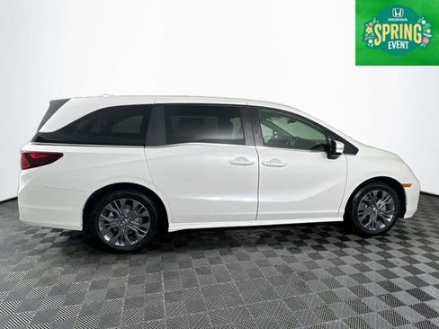 New 2026 Honda Odyssey Touring image 7