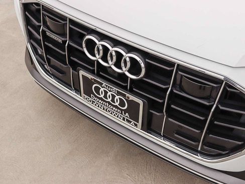 Used 2022 Audi Q8 Premium Plus w/ Premium Plus Package AWD/4WD image 8