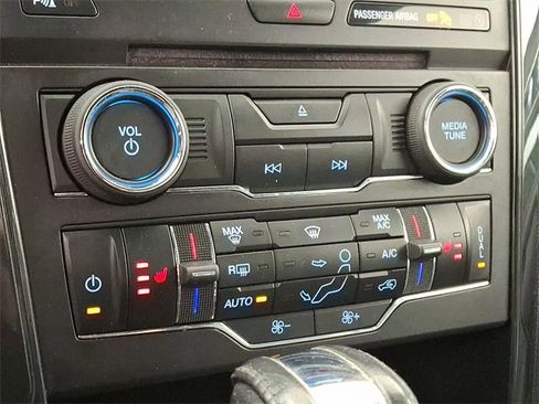 Used 2017 Ford Explorer XLT w/ Equipment Group 202A image 18