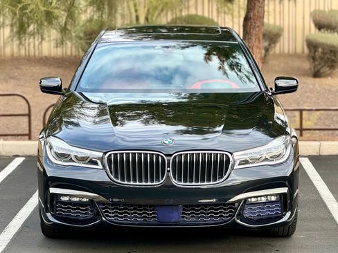 Used 2018 BMW 750i image 2