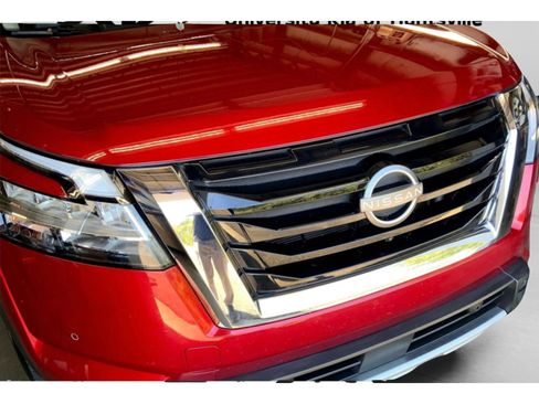 Used 2023 Nissan Pathfinder SL image 13