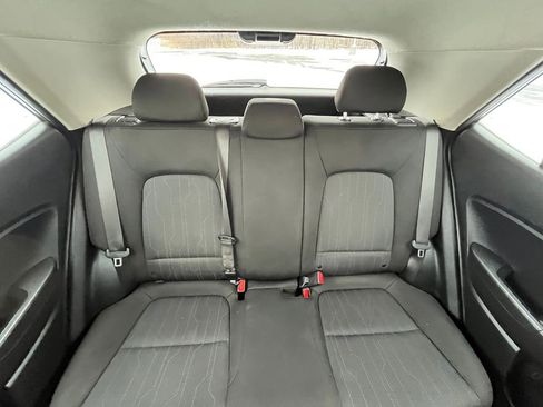 Used 2023 Hyundai Venue SE w/ Cargo Package image 18