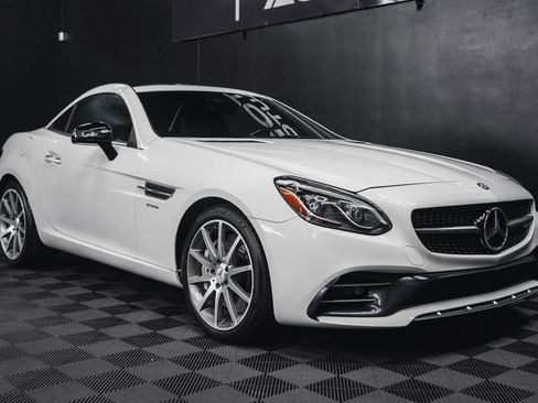 Used 2017 Mercedes-Benz SLC 43 AMG image 24
