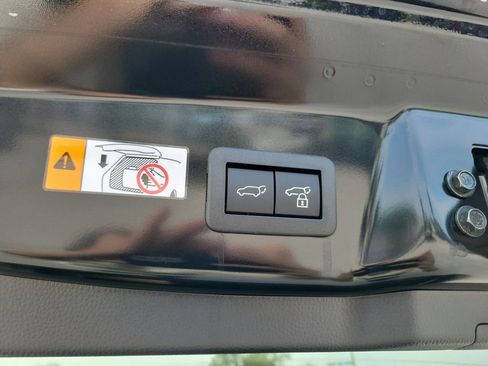 New 2026 Toyota Prius Plug-In Hybrid image 7