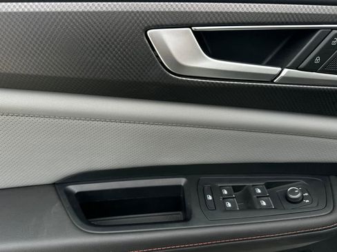 Used 2025 Volkswagen Atlas Peak Edition SE image 13