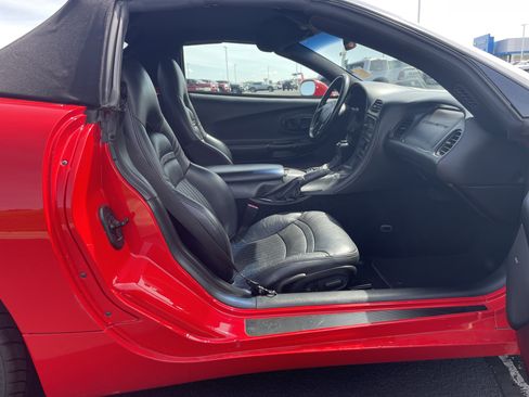 Used 2001 Chevrolet Corvette Convertible w/ Preferred Equipment Group2 RWD image 21