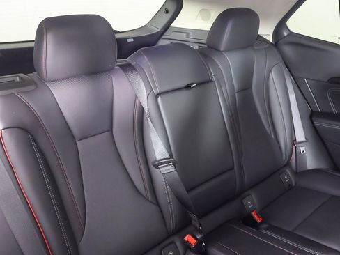 Used 2022 Buick Envision Essence w/ Sport Touring Package image 33