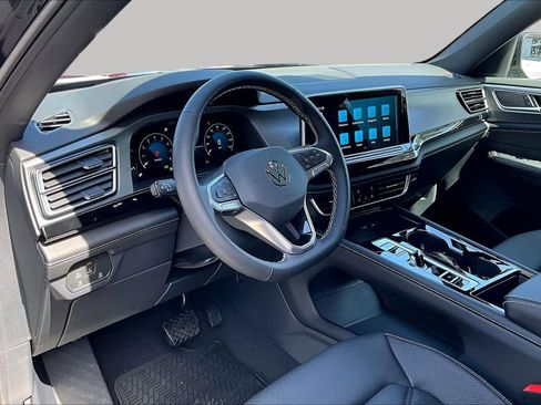 New 2026 Volkswagen Atlas Cross Sport SE FWD image 8