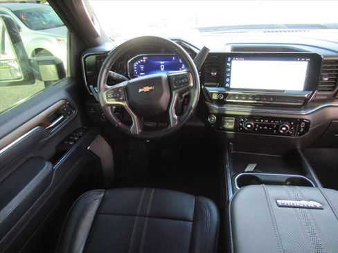 Used 2024 Chevrolet Silverado 2500 High Country w/ Technology Package image 14