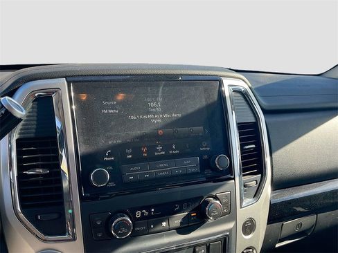 Used 2021 Nissan Titan SV w/ SV Convenience Package image 15