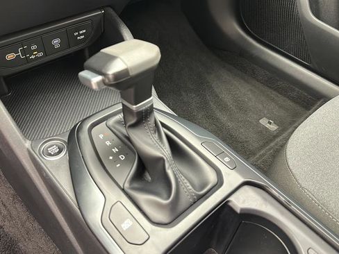 Used 2025 Kia K4 FWD image 23