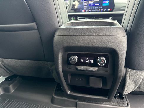 New 2026 Chevrolet Traverse LT w/ Midnight/Sport Edition image 16
