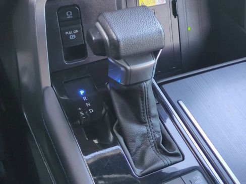 Used 2023 Toyota Sequoia Platinum image 34