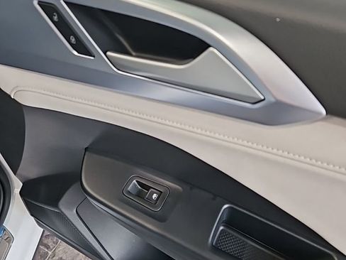 New 2026 Volkswagen Taos SE AWD/4WD image 12