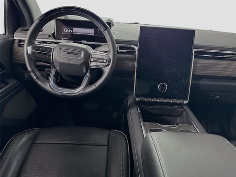 Used 2024 GMC Sierra EV Denali image 2