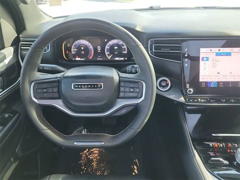 Used 2024 Jeep Wagoneer Series II image 19