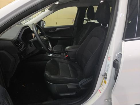 Used 2025 Ford Escape Active FWD image 3