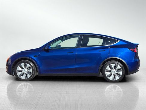 Used 2021 Tesla Model Y Long Range image 7