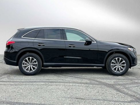 Used 2025 Mercedes-Benz GLC 300 4MATIC image 2