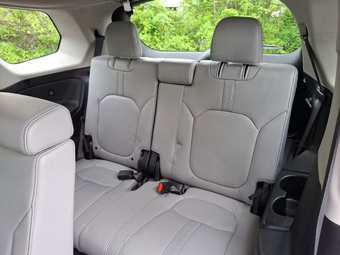 Used 2023 Honda Pilot EX-L image 12