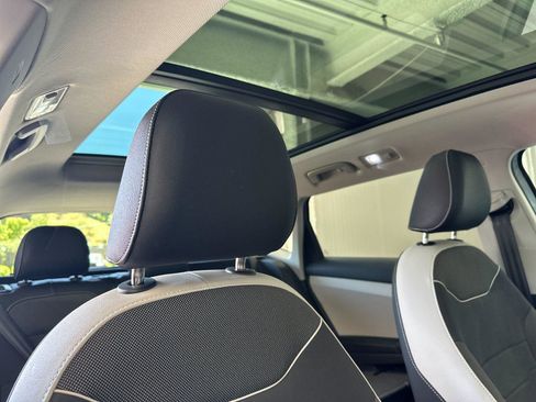 New 2026 Volkswagen Taos SE AWD/4WD image 16