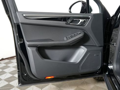 New 2026 Porsche Macan image 15