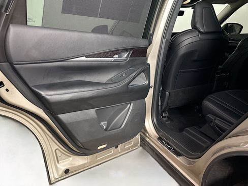 Used 2025 INFINITI QX60 Sensory w/ Vision Package AWD/4WD image 39