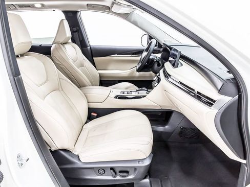 Used 2023 INFINITI QX60 Sensory w/ Vision Package AWD/4WD image 32
