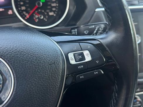 Used 2019 Volkswagen Tiguan SE FWD image 18