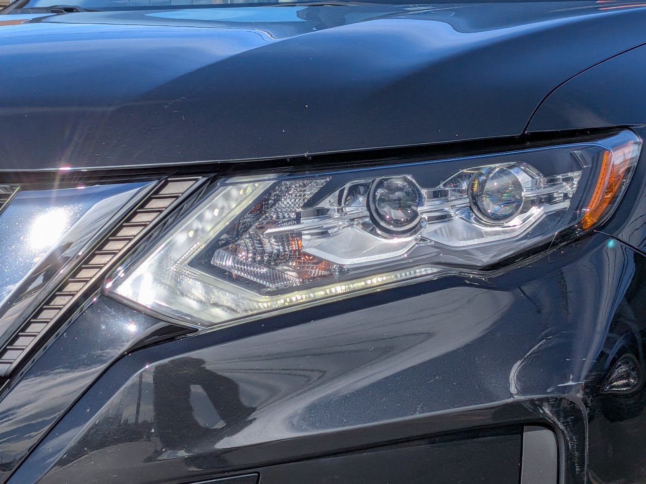 Used 2019 Nissan Rogue SL w/ Premium Package AWD/4WD image 9