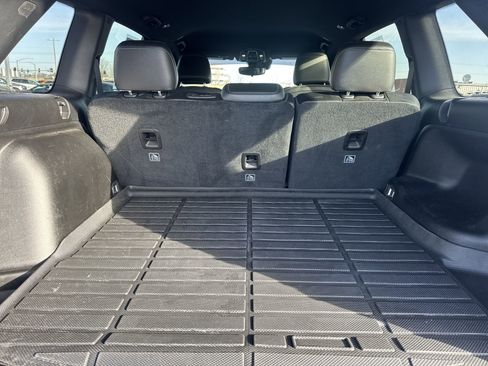 Used 2024 Jeep Grand Cherokee Limited w/ Black Appearance Package image 25